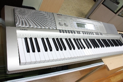 Casio WK-200 76 Key Digital Personal Keyboard (SOLD)