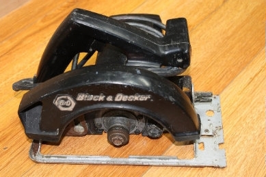 Black And Decker Circular Saw ( For Sale )