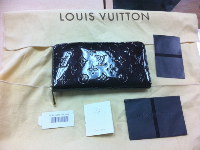 Louis Vuitton Zippy Wallet, NEW (For Sale)