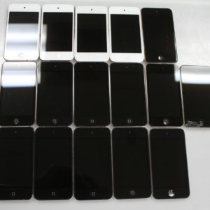 Apple iPod Touch 4th Generation 8GB 32GB Lot Broken For Parts or Repair