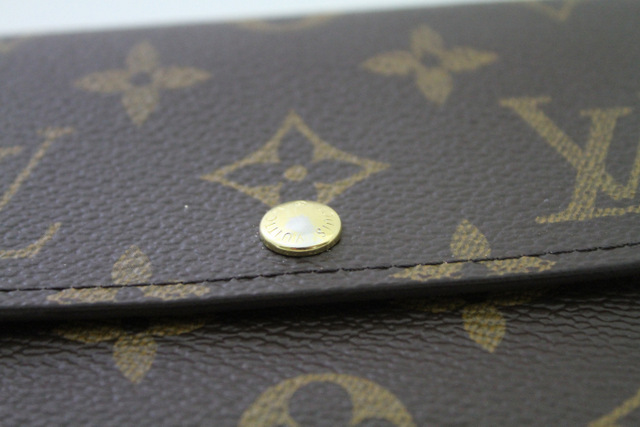 compact wallet monogram